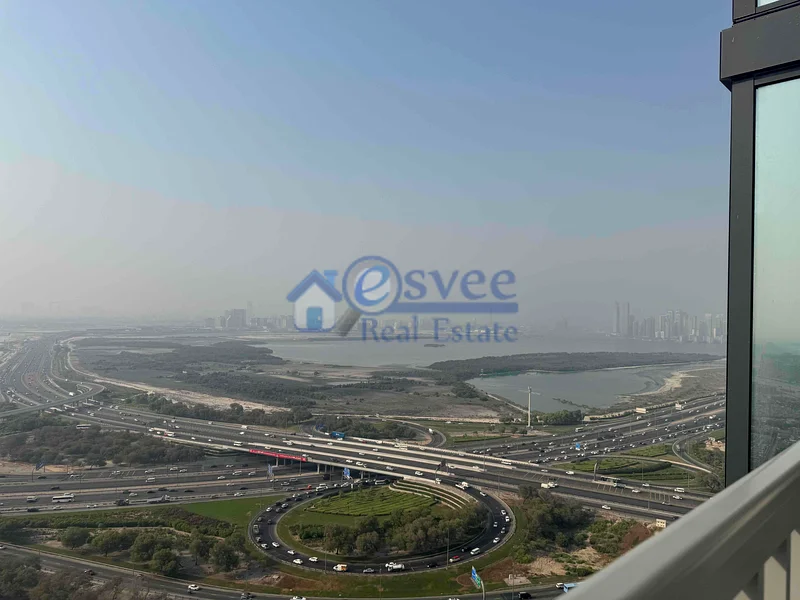 شقة جديدة بالكامل ومفروشة جزئيًا مكونة من غرفتي نوم وغرفة دراسة متوفرة للإيجار63759058896130110