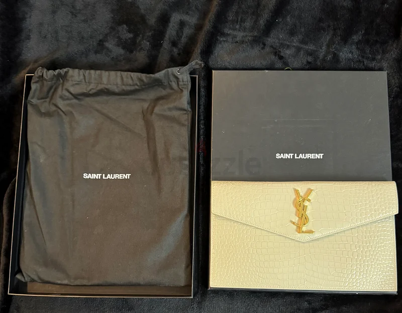Elegant YSL Crocodile Pattern Wallet- Price Negotiable63240637042051112