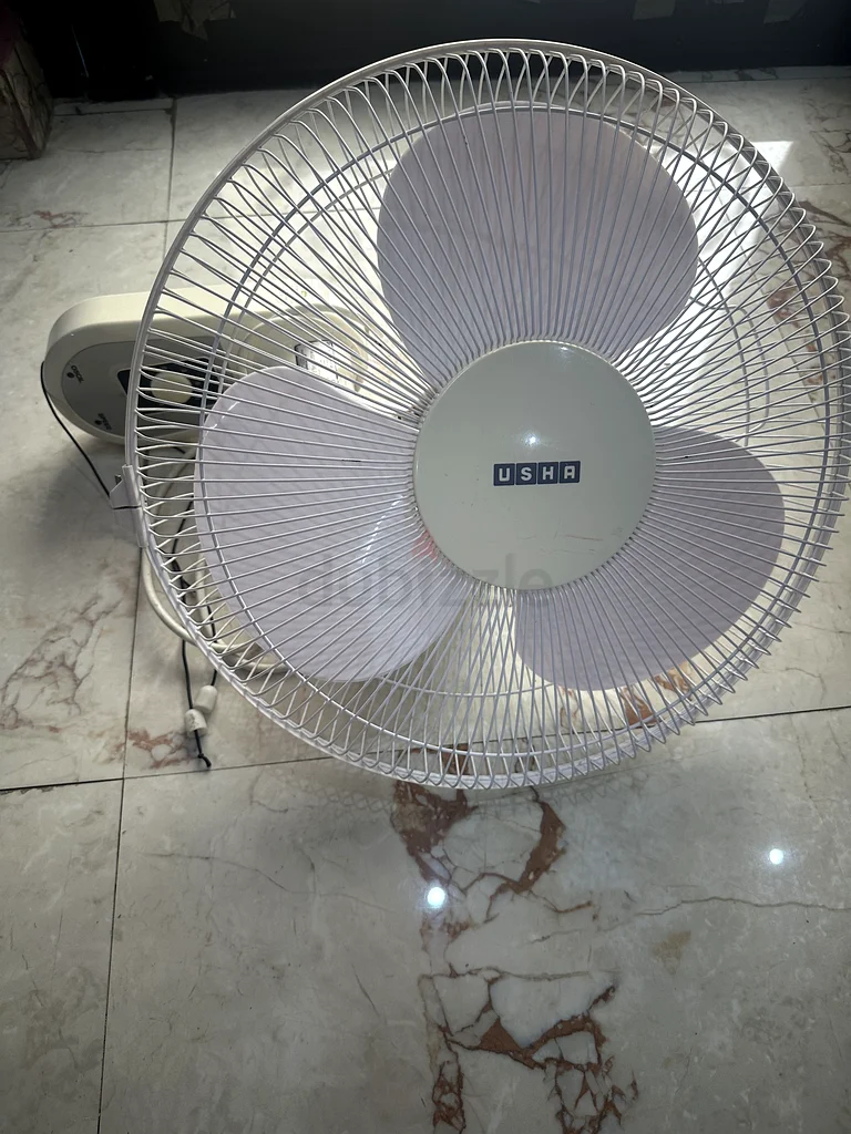 استمتع بفصل الصيف مع مروحة طاولة USBHA!63178435602435111