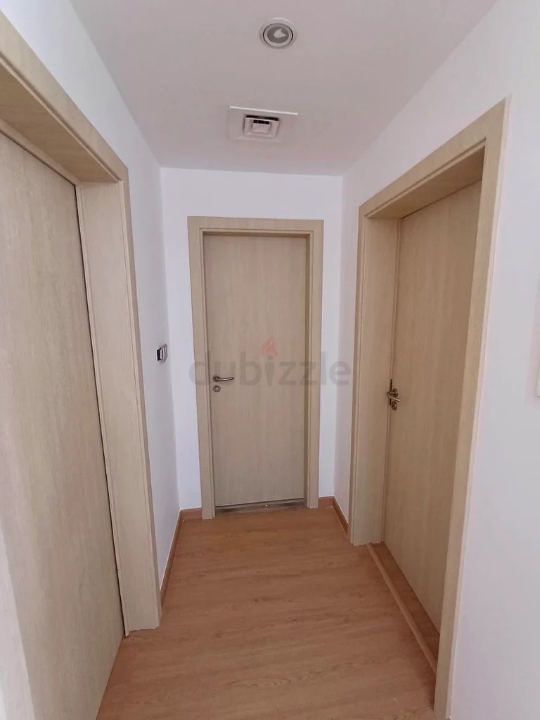 Bust quality wallpaper installation and wood staker rapping and kitchen cabinet wrapping and gals63440511371267112