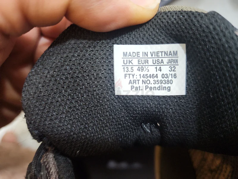 Hiking shoes 13.563240636192386114