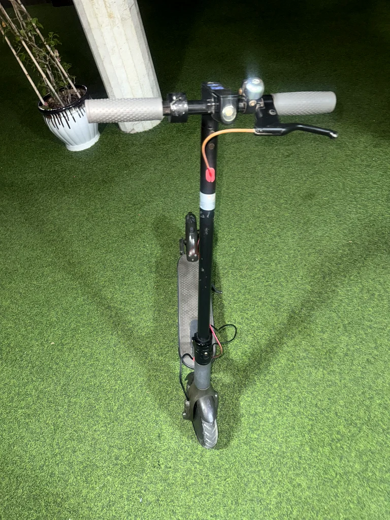 Electric Scooter - Your Eco-Friendly Ride!63253483536002113