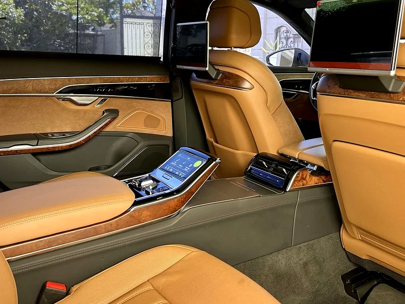 Special Order Large VIP Edition The Highest Options ever. Like New only 35.000km63224791825154111