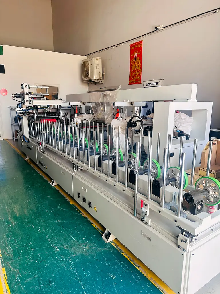 Lamination wrapping machine63257633695873112