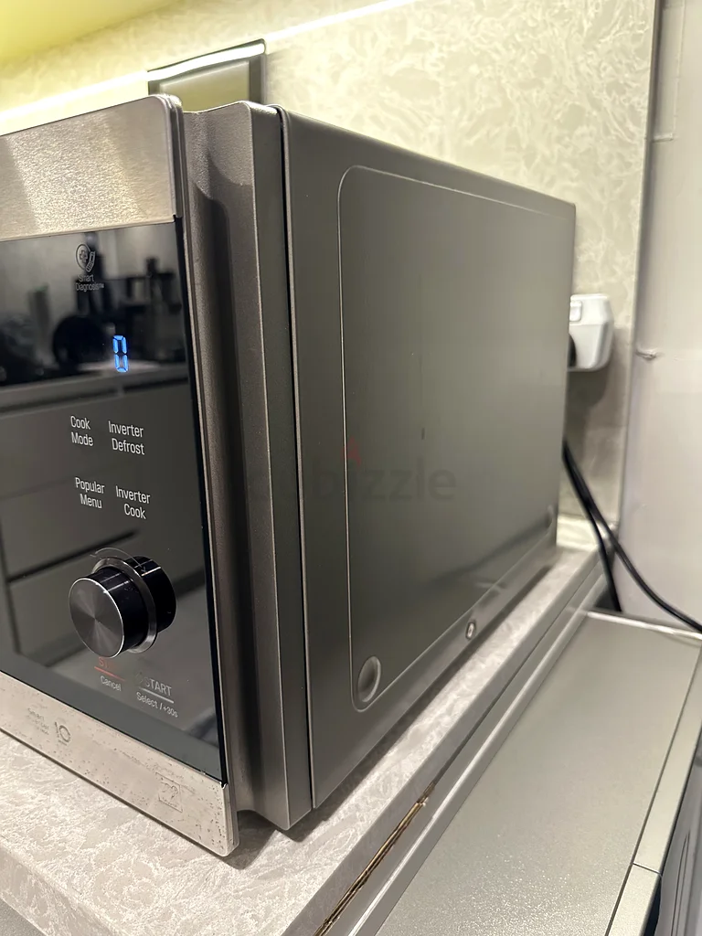 DIGITAL LG MICROWAVE WITH GRILL IN VERY GOOD CONDITION 42 Ltr63258136445826111