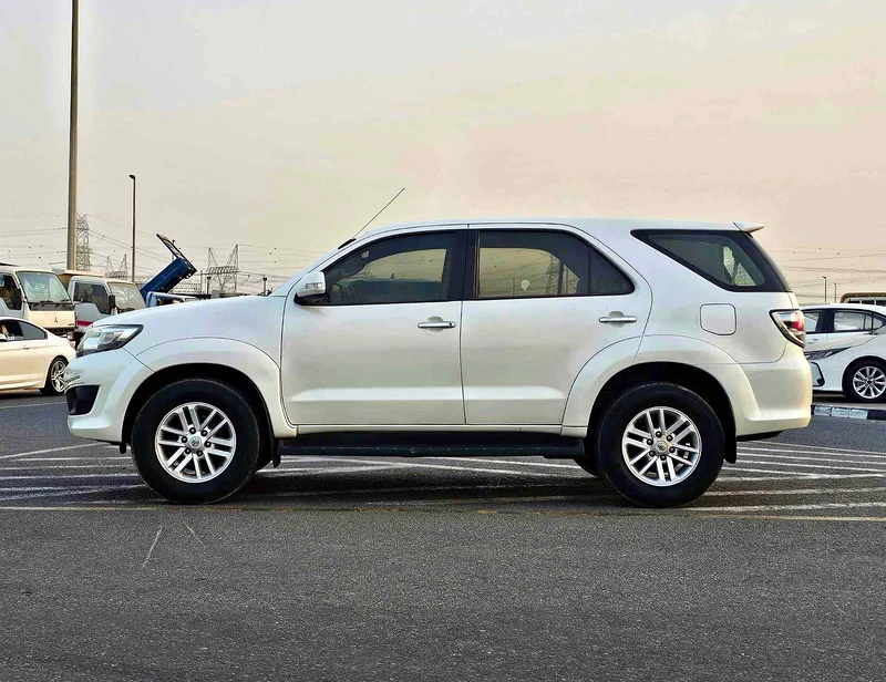 Fortuner EXR/V4 2.7L/4WD GCC/Clean Condition/Export Only/Lot#6441763401313247105112