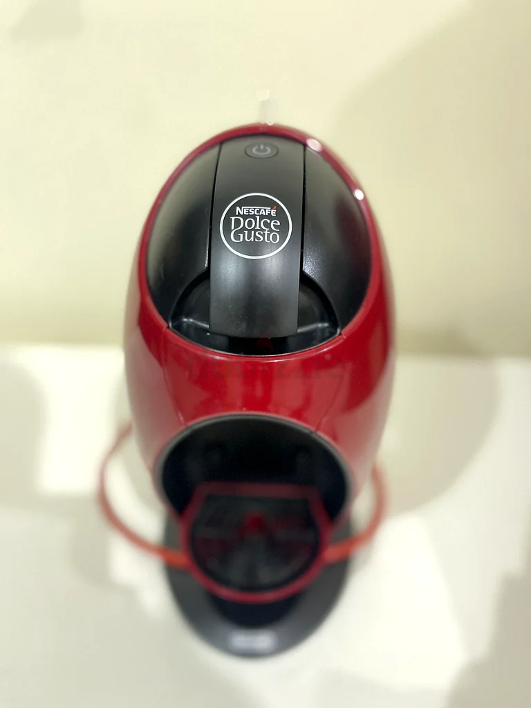 Stylish Nescafé Dolce Gusto machine!63251898523905114
