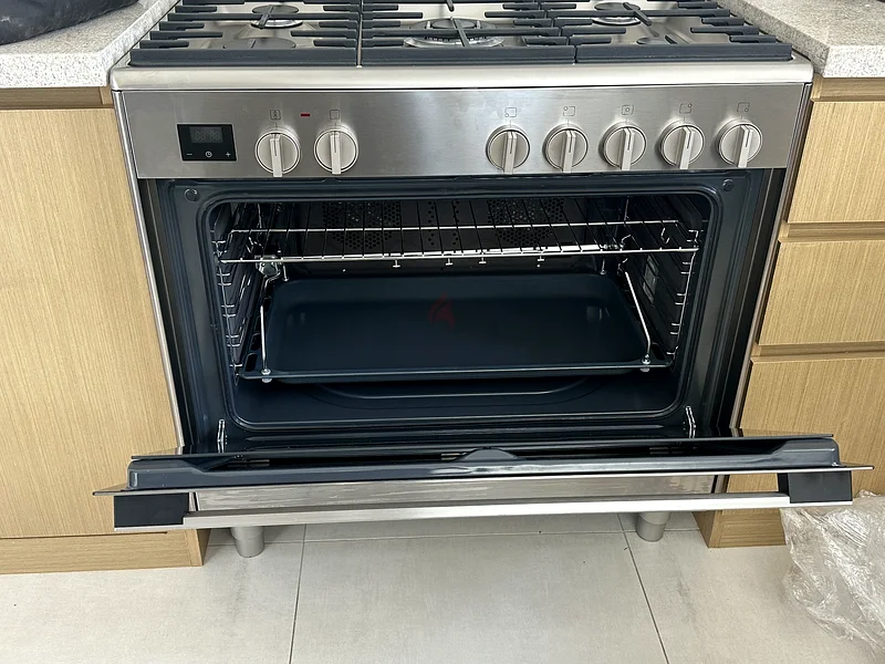 فرن غاز علوي بوش 90×60 سم، فرن كهربائي، بحالة ممتازة، متوفر للبيع63166647317507114