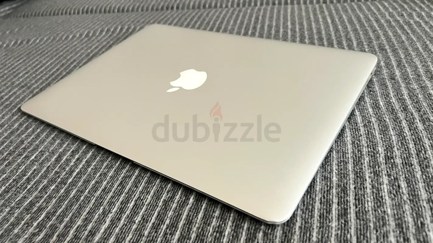 MacBook Air63164782760834112