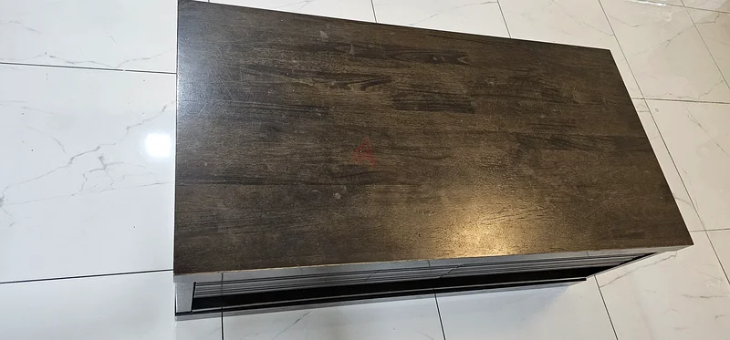 طاولة قهوة أنيقة وعصرية مع درجين63185752822659111