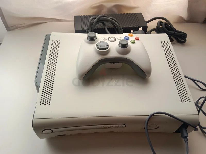 جهاز Xbox 360 مع 120 لعبة مثبتة63230706854785111