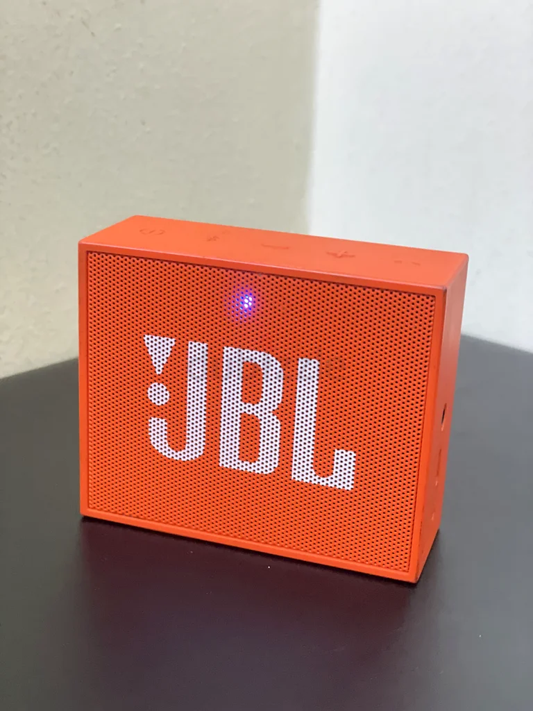Vibrant JBL Portable Bluetooth Speaker - Your Musical Companion!63263514233218113