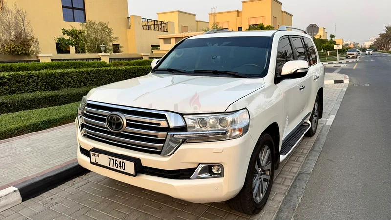 Toyota Land Cruiser VXR 5.7 - 2018 - GCC - Original paint - First Owner63157886637699111