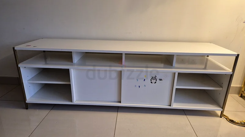 Stylish and Functional White TV Stand with Storage63217824900227111
