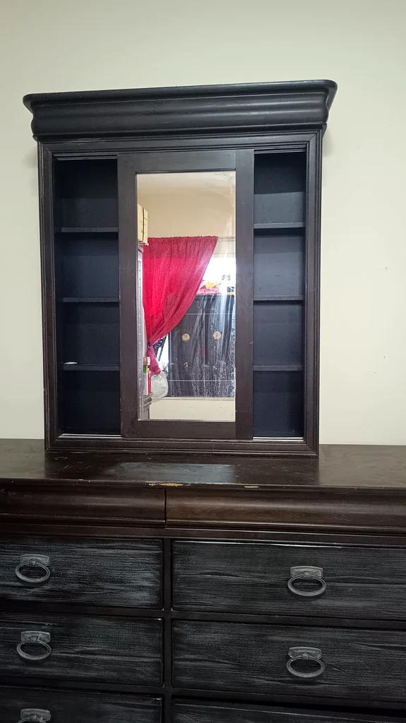 طاولة تجميل خشبية أنيقة مع خزانة تخزين63218805297923114