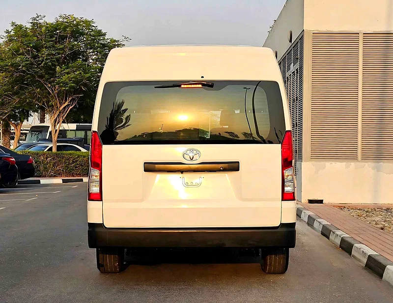 Hiace HIGHROOF PASSENGER/13 SEATER/3.5L PETROL M/T/ LOT#2693563401316672129113