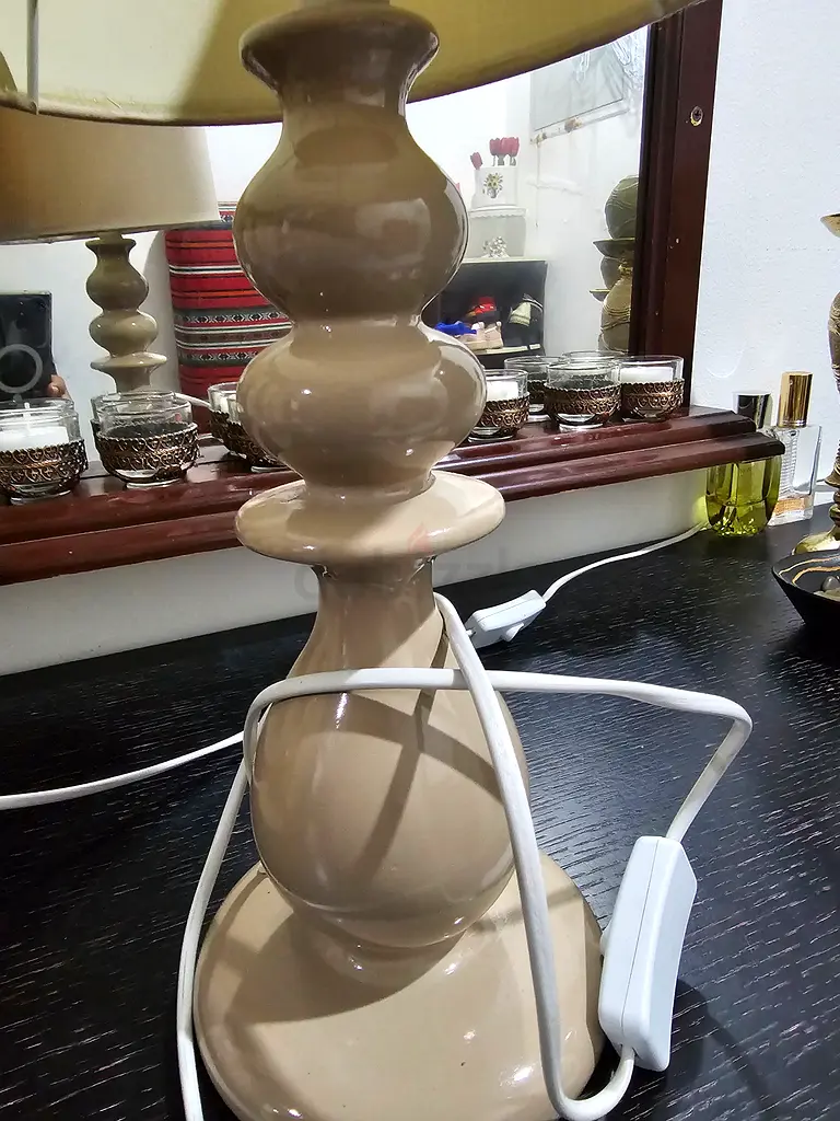 Elegant Vintage Table Lamp for Modern Spaces