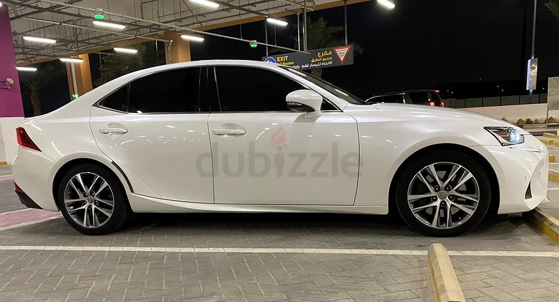 ليكسوس IS300 طراز 2018 لدول مجلس التعاون الخليجي، خالية من الحوادث بنسبة 100%632267444058891125