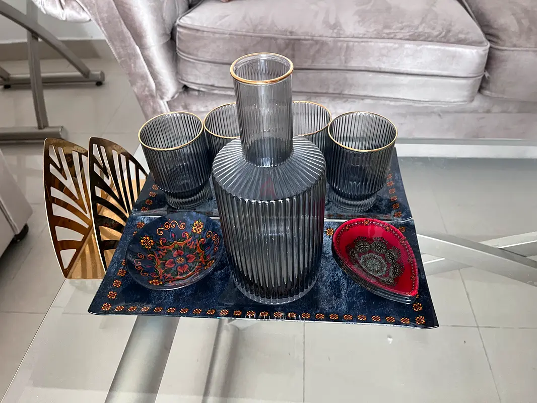GLASS SET WITH JUG63215376428162111