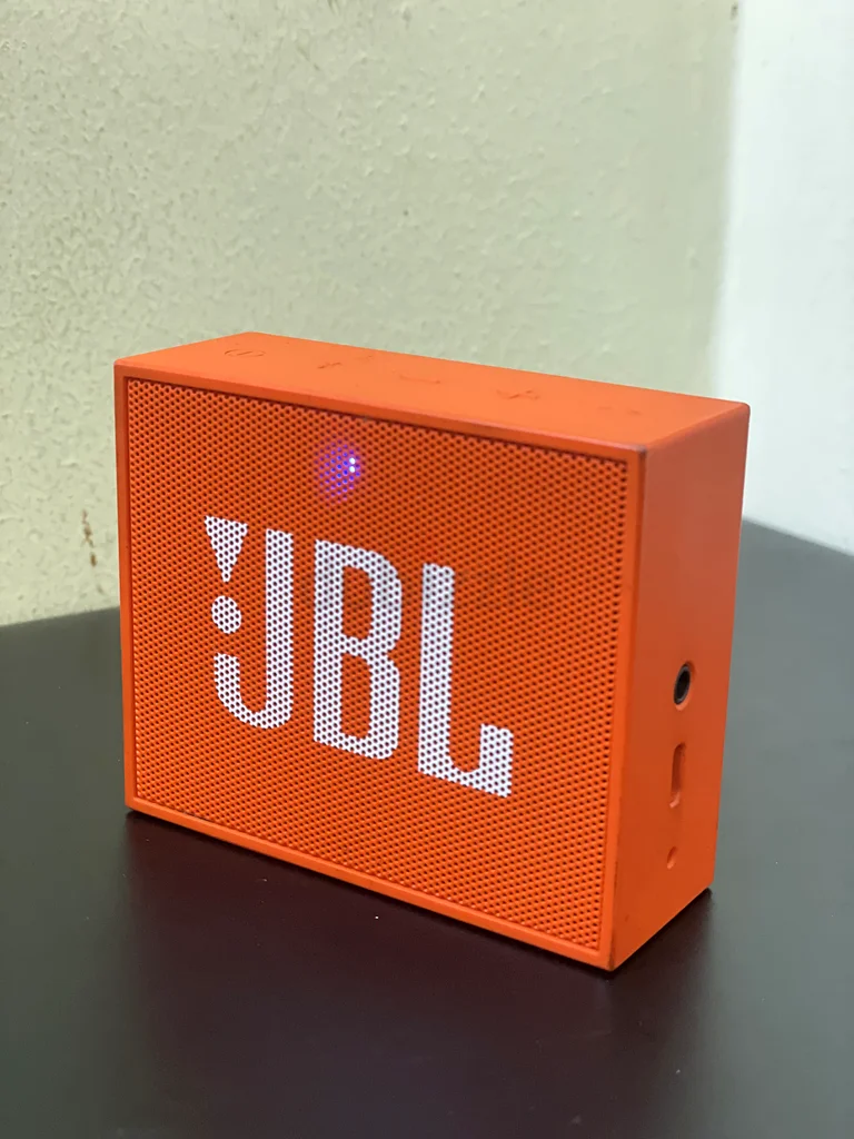 Vibrant JBL Portable Bluetooth Speaker - Your Musical Companion!63263514233218112