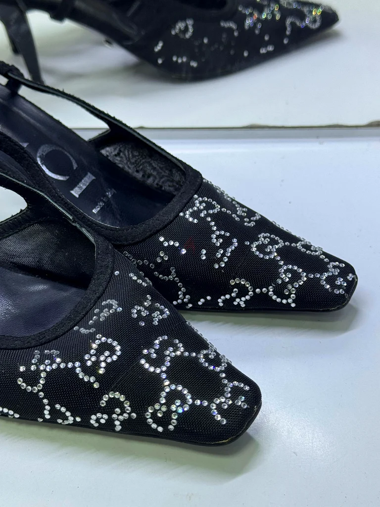 صنادل خلفية من GUCCI بتفاصيل كريستال على الشبكة، المقاس 4063240123721090111
