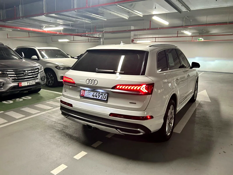 Audi Q7. 2023. 33,000 km. Full service history. Warranty until 8/202763398615952515111