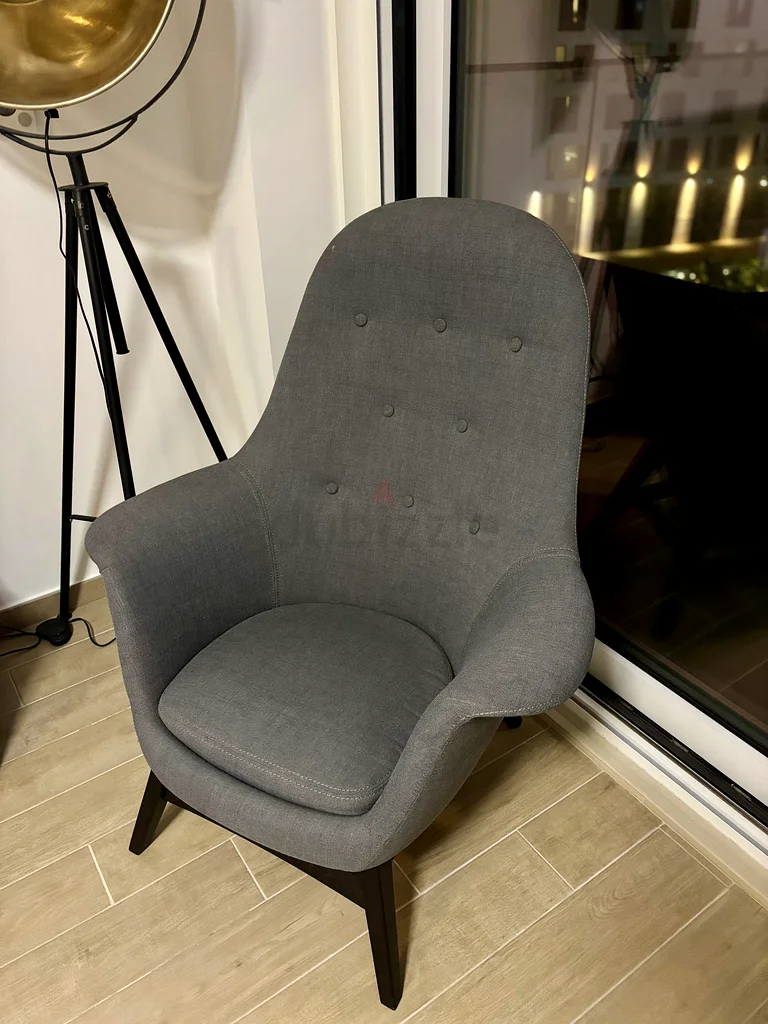 Chic Modern Accent Chair - Perfect for Your Living Space!63180361309571111