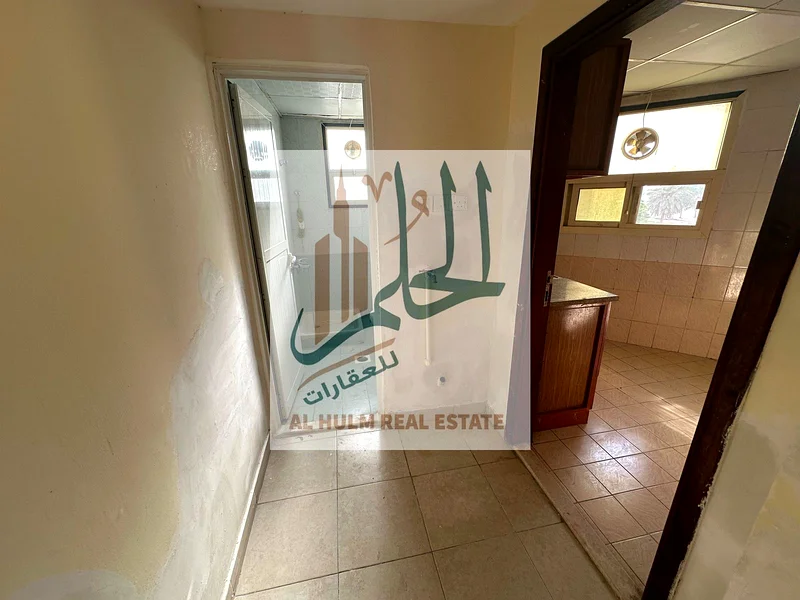 Ground floor building for sale consisting of 4 shops and a back room, area 2000 square feet in the Al Bustan area, Liora. Land permit + required 2 mil63185194056577112