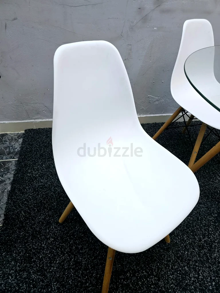 Dining table very good condition63180833665154111