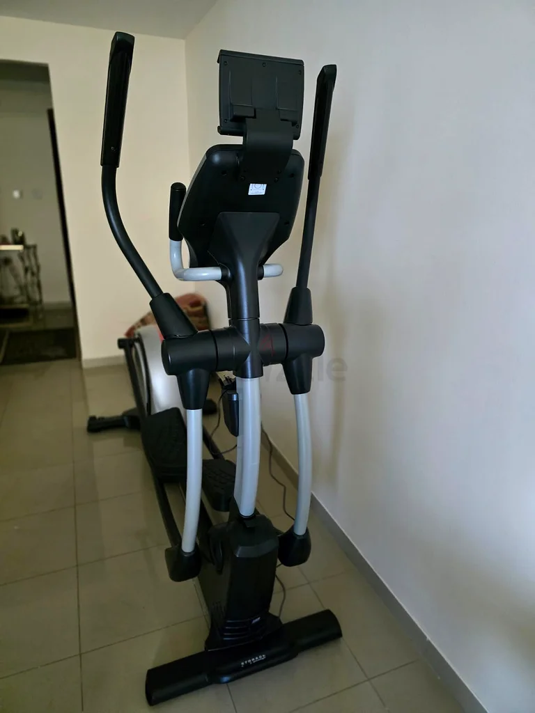 Compact Elliptical Trainer - Perfect for Home Workouts!63172672531331112