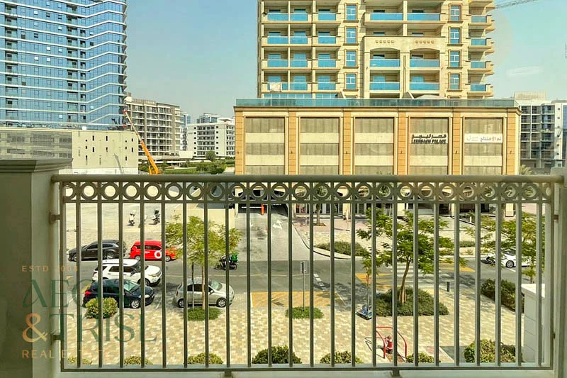 واسع | حديث | مؤثث بالكامل | موقع متميز63764886796930114