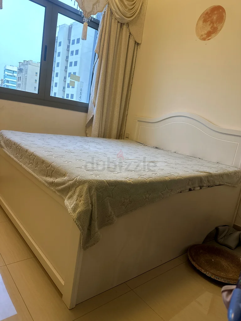 Cozy and Chic Bed and mattress for Sale (king size)63222341759363111