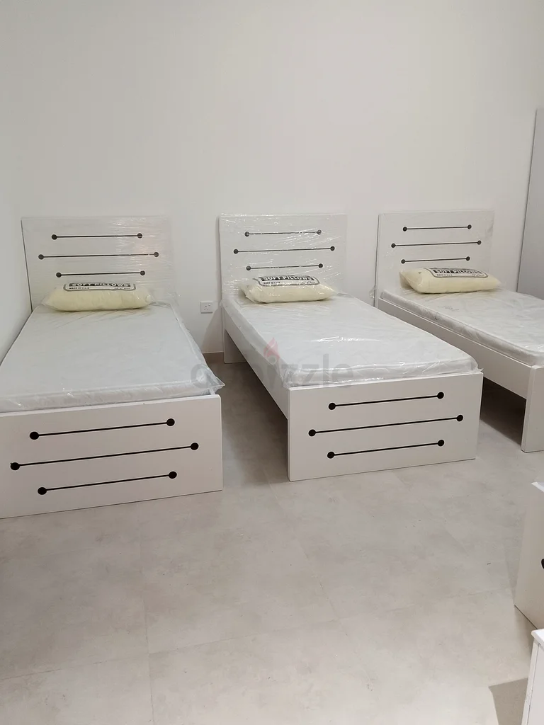 Chic and Modern Bed Set - Perfect for Any Bedroom!63180362798467110