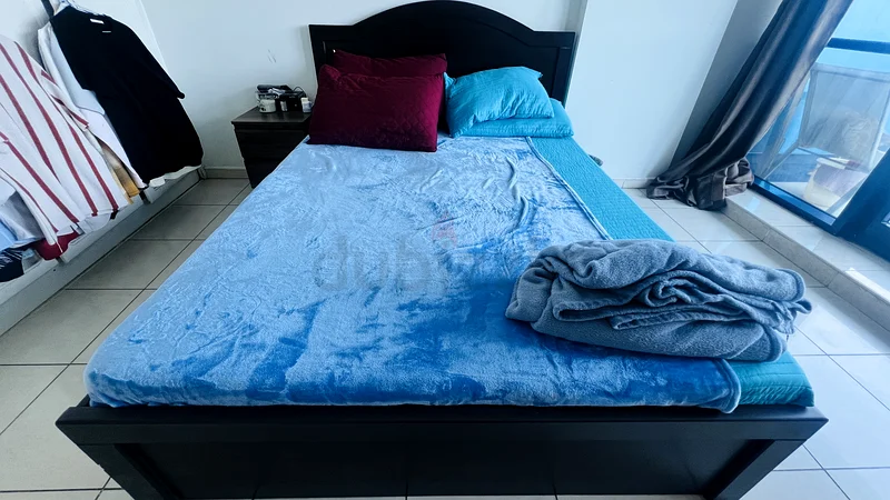 Queen size bed + mattress + cover63221850233090112