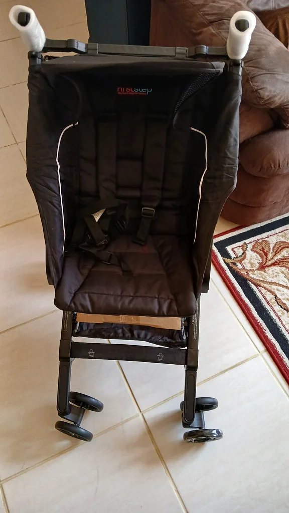 مقعد أطفال قابل للطي ومحمول ومضغوط لمقصورة الطيران63205360695939111