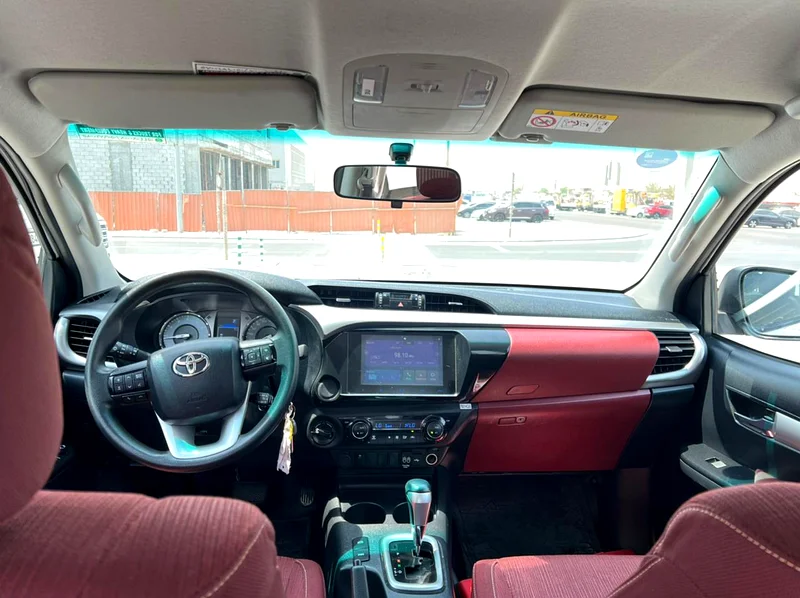 Toyota Hilux pickup GCC Full AUTOMATIC model 202463401313953923114