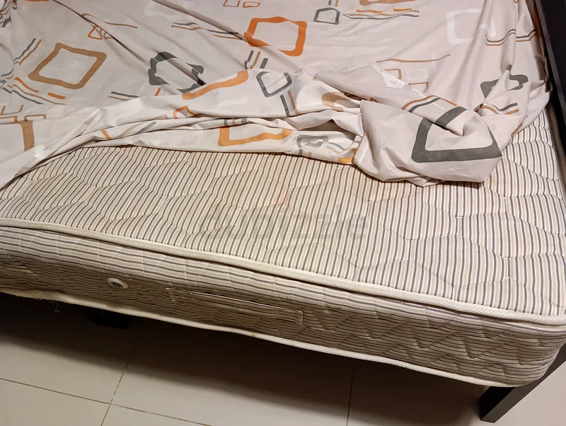 سرير إيكيا بحجم كينج مع ماتريس63179864207363112