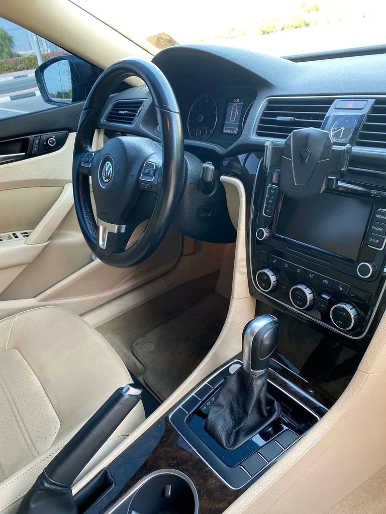 فولكس فاجن باسات مع سجل الصيانة63398568460034112