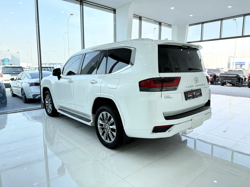 Toyota Land Cruiser VXR Twin Turbo Tuned Turbo White/Red Gulf Fattim 202263401303010819113