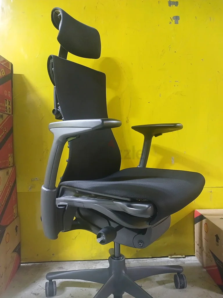 Embody Ergonomic Herman Miller Aeron Office Chair Fully Loaded Good Condition With Headrest63216835645955111