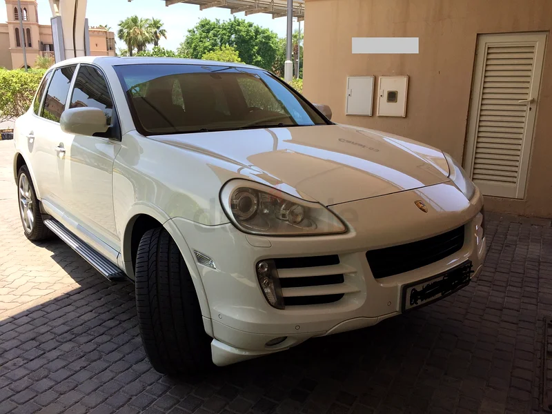 PORSCHE CAYENNE - S   SUPER CLEAN WELL MAINTAINED. RTA PASSED ON MAY 2025    DIRECTLY FROM OWNER63406549805059111