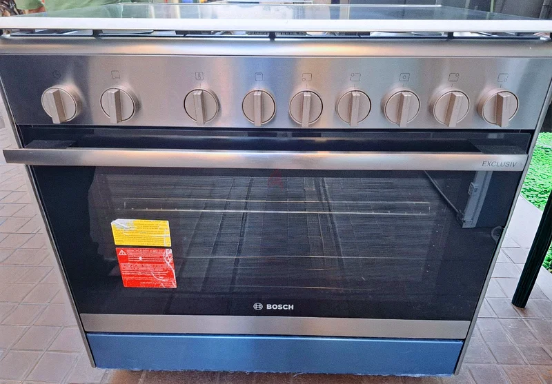 Bosch Italian Engineering 5 Burner Full Gas Cooking Range 90 by 60 cm63199637789315111