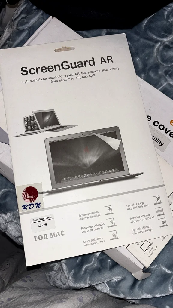 Macbook12 inch cover with keyboard case and screen guard63196636894850112