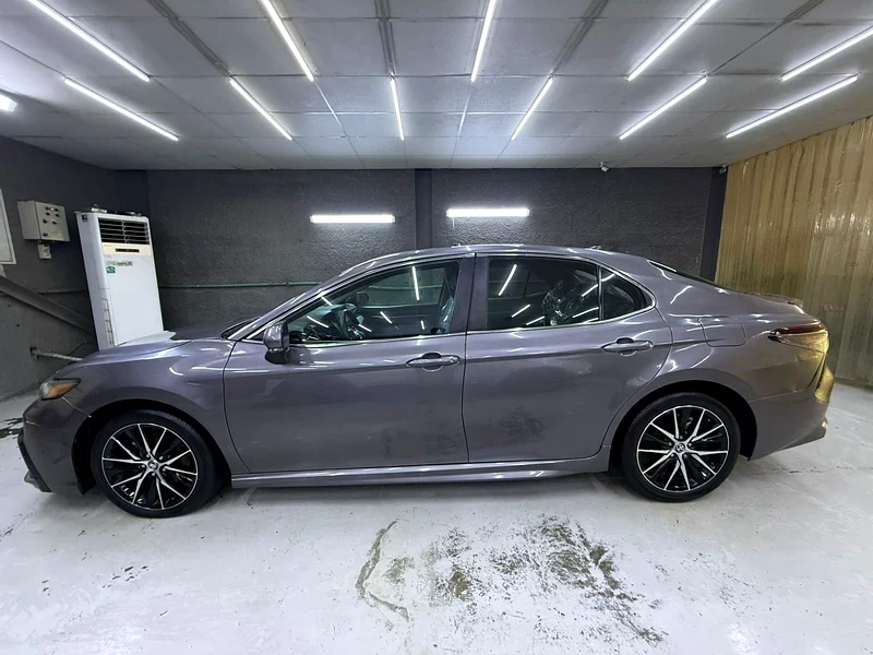2024 Toyota Camry, SE Gray #86019863401309574658112