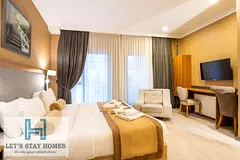 5 Star Proeprty I Luxurious Stay l Furnished I Dishwasher I Free Housekeeping | Gym l Pool l Parking