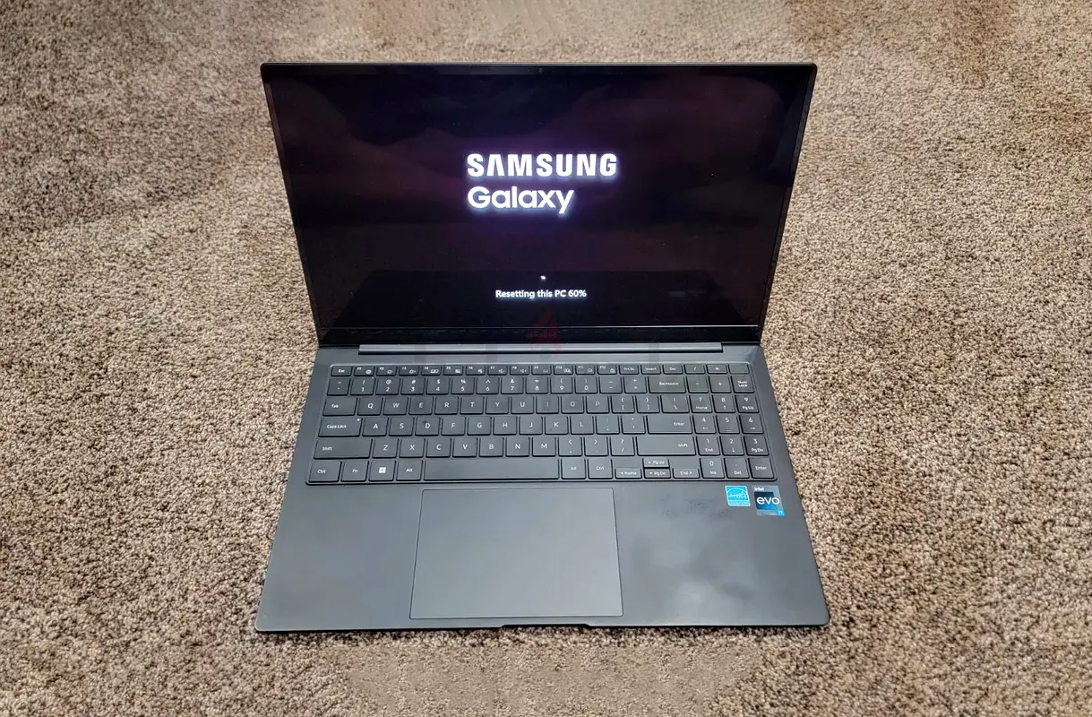 Galaxy Book 3 Pro - i7 13th 32gb/1TB + Dedicated GPU - OLED Display Sim Gaming Laptop + Workstation