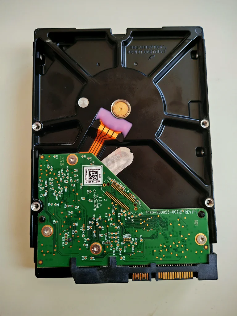 Western Digital WD Red 4 TB SATA 6 Gb/s Hard Disk Drive with NASware 3.063196637283329111