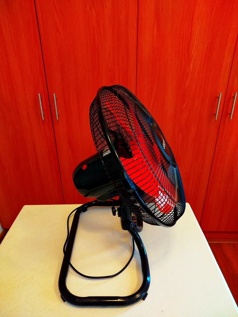 High-Performance Standing Fan - Stay Cool This Summer!63188646318465112