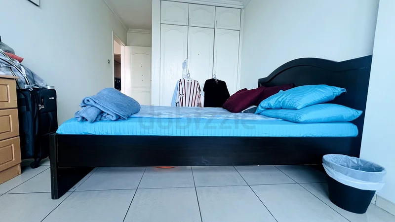 Queen size bed + mattress + cover63221850233090113