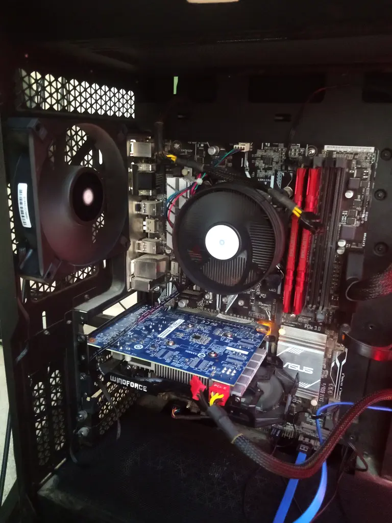 Gaming setup63228306948737118